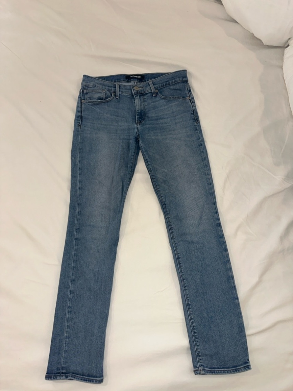 Women’s Express Original Light Blue skinny mid rise 6R Jeans